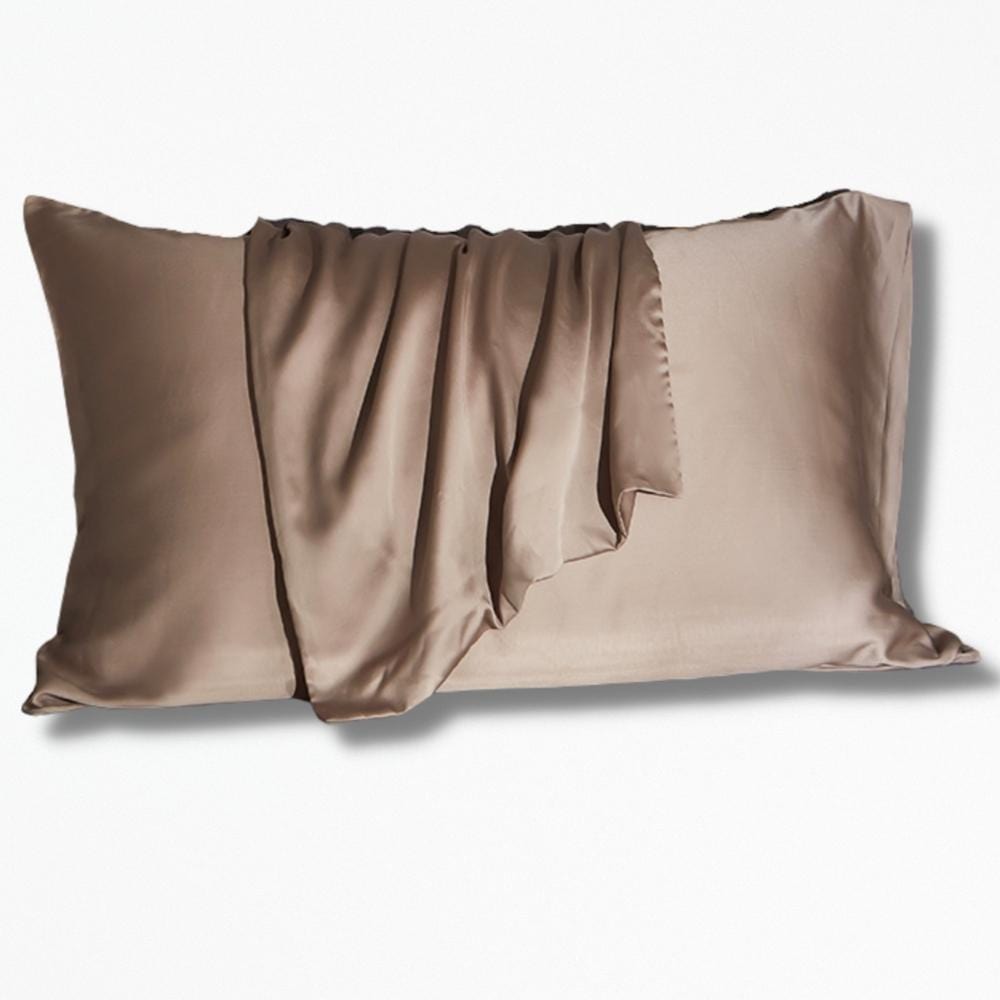 Coussin En Satin | NirvanaPillow™ 48 x 74 cm / Marron